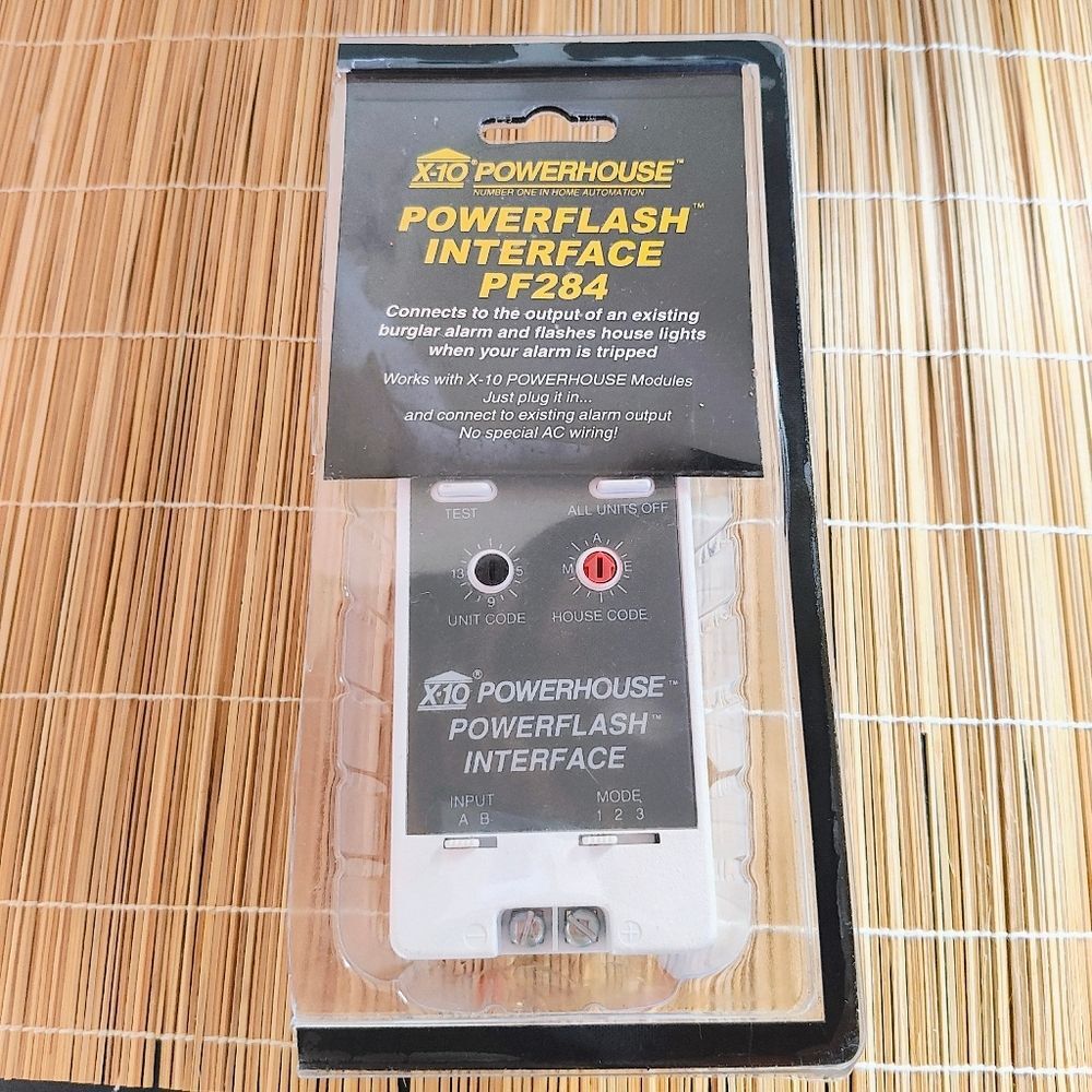 X10 Powerhouse Powerflash Burglar Alarm Interface White PF284 2 Prong - Open Box